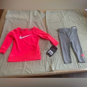 Nike 12’ set long sleeve shirt w leggings